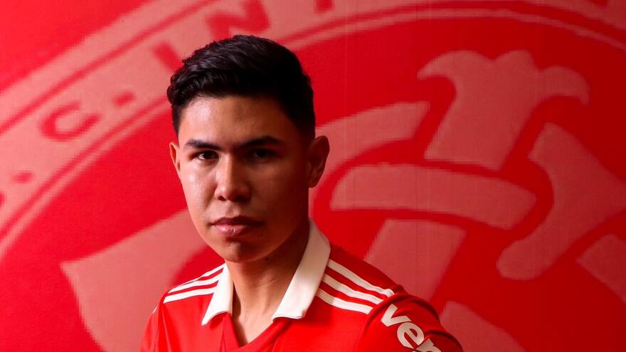 Fútbol: Internacional de Brasil ficha al defensa colombiano Nicolás Hernández