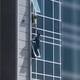 Kazajistán: Hombre salva a niña de caer desde un octavo piso