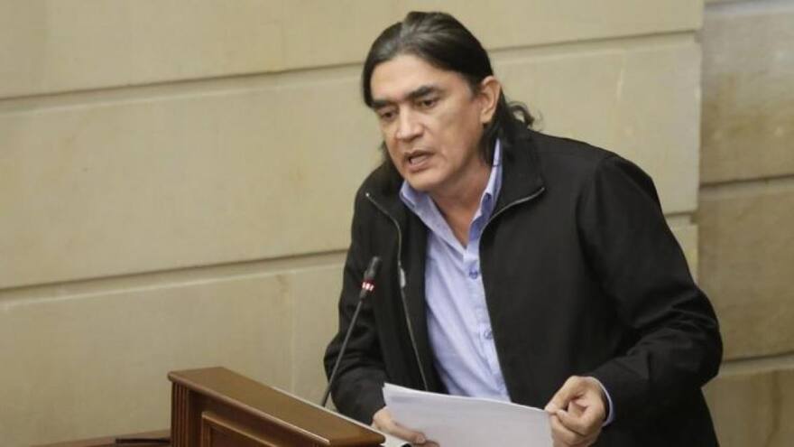 Vamos a darle oportunidades a la gente, más que subsidios: Gustavo Bolívar