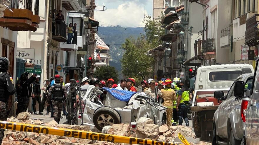 Catorce fallecidos en Ecuador y uno en Perú tras terremoto de 6,5