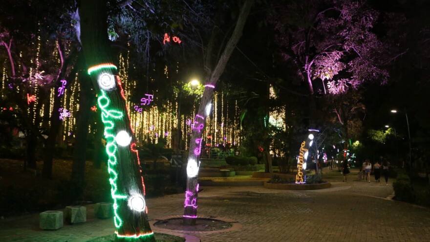 Montería: El alumbrado de Navidad llegó con escenas interactivas, árboles de gran tamaño y figuras
