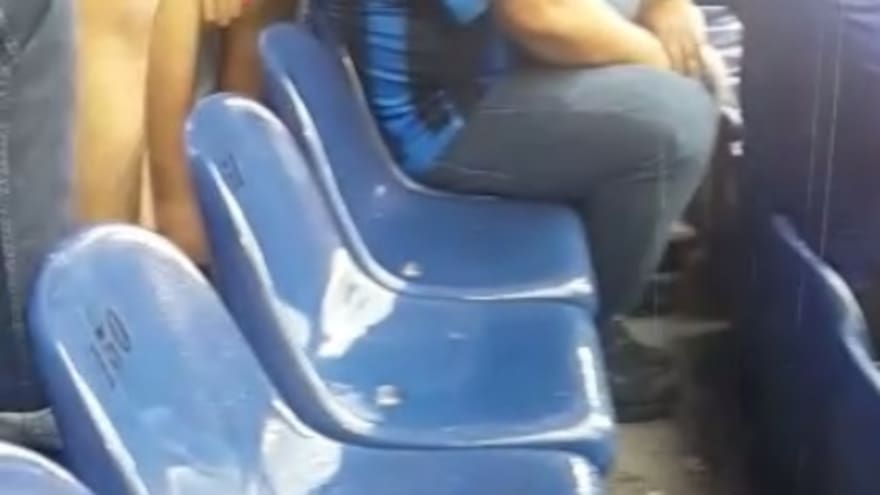 Denuncian filtraciones en graderías del ‘Metro’