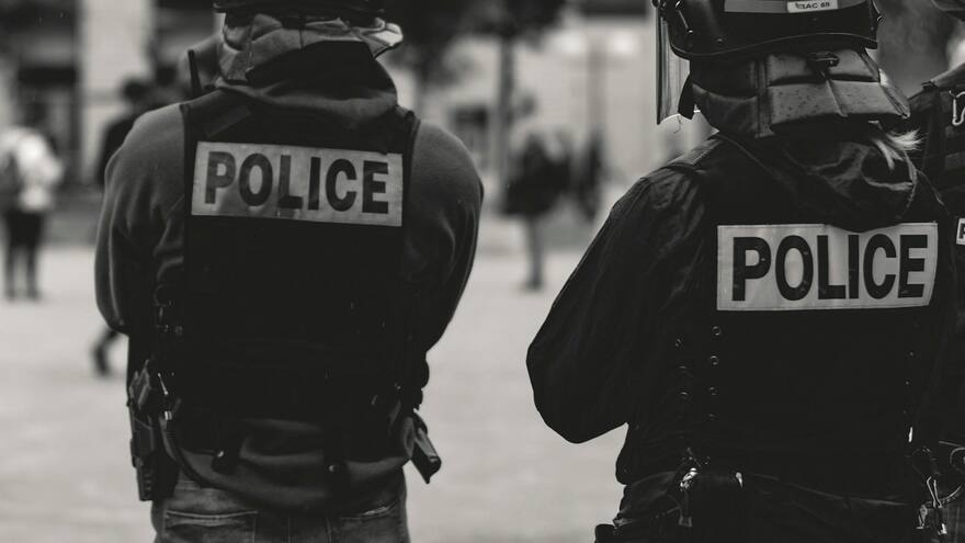 Sujeto drogó a su esposa para que la abusaran más de 72 hombres en Aviñón, Francia