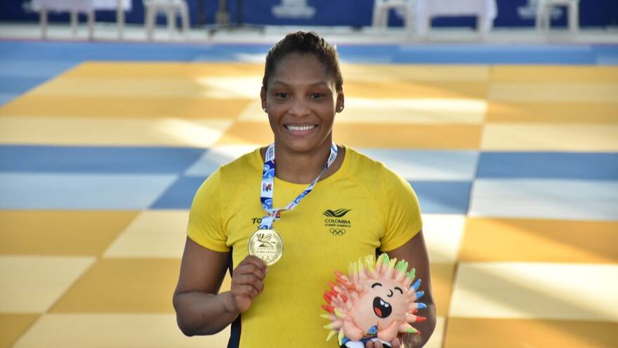 Yuri Alvear demuestra su jerarquía y se cuelga la de oro