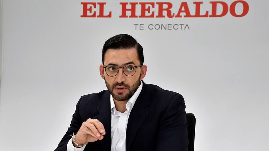 La decisión se tomó de manera libre: Zuluaga sobre salida de funcionarios