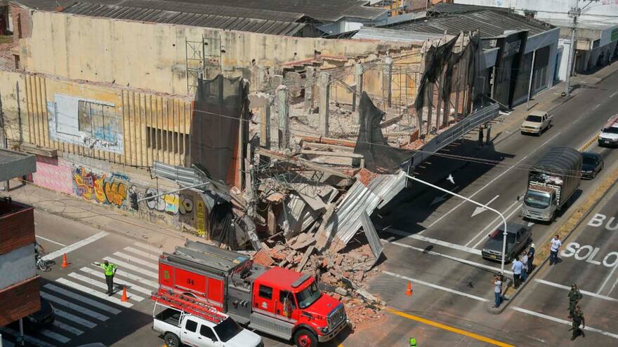 Air-e anuncia que varios barrios están sin energía por desplome del antiguo edificio Cinema