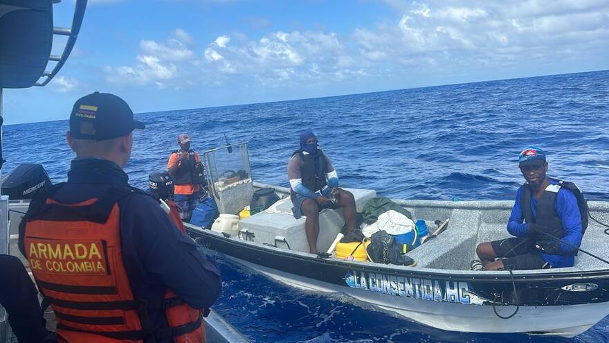 En San Andrés: Armada Nacional rescató a tres pescadores artesanales que habían quedado varados cerca de la Isla Cayo Albuquerque
