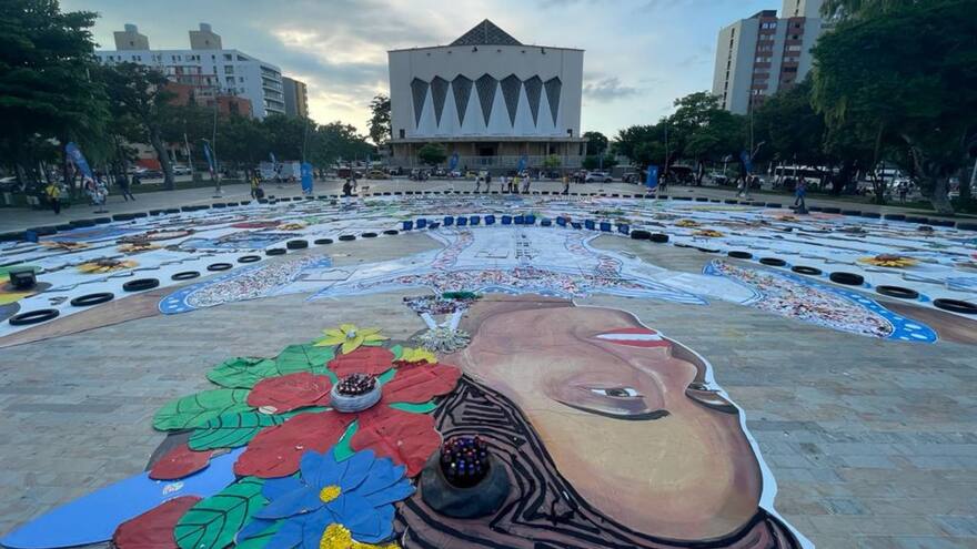‘Magdalena’, un homenaje en arte efímero a la tradición cumbiambera