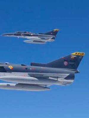 Aviones y engaños | Columna de Jorge Enrique Robledo