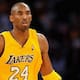 Subastan unas zapatillas con las que Kobe Bryant jugó en Navidad por 10 millones de dólares
