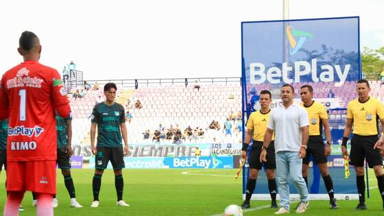 Alcalde de Montería hizo el saque de honor en el regreso de Jaguares a la primera división del fútbol