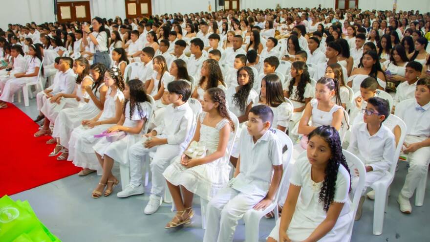 La Universidad de Córdoba graduó a 625 estudiantes del Centro de Idiomas