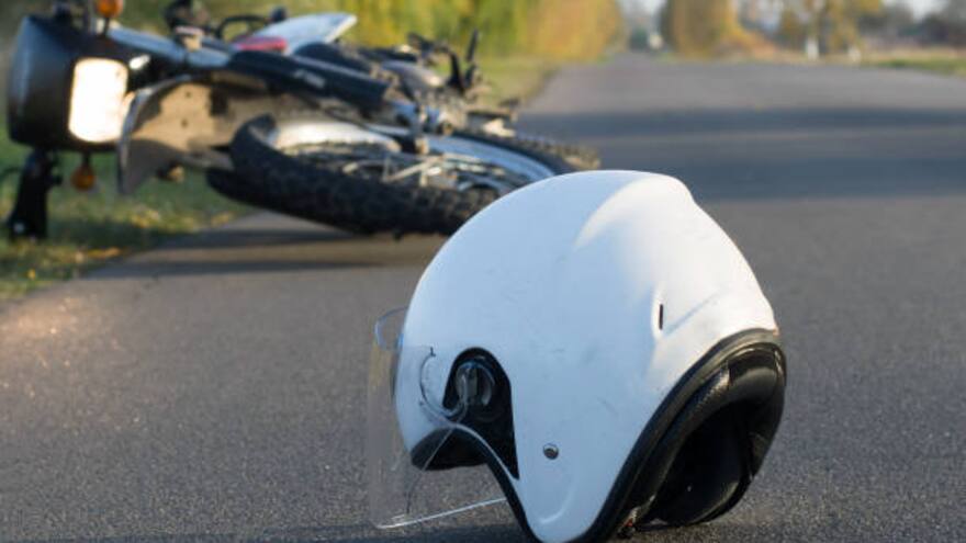 Muere niña en accidente: iba en motocicleta con tres personas más