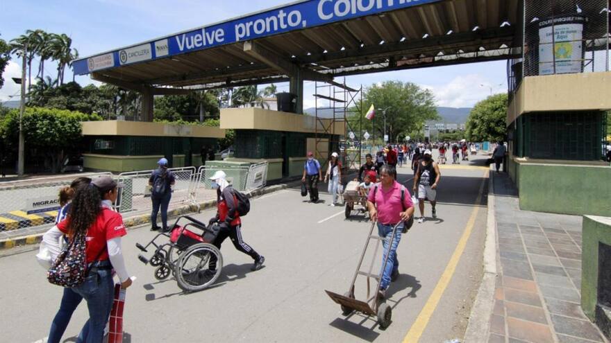 Colombia y Venezuela firman acuerdo para promover inversiones