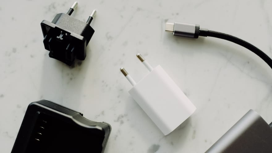 Parlamento Europeo aprueba cargador USB tipo C para dispositivos electrónicos