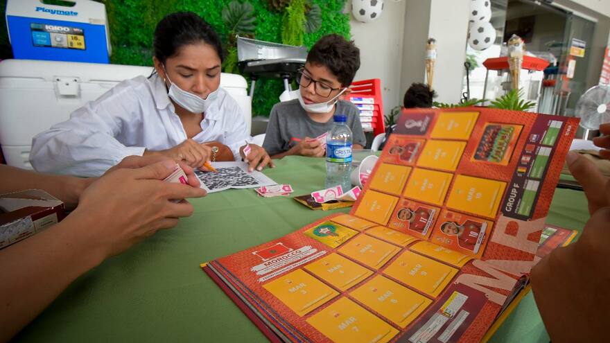 La fiebre que despiertan los álbumes futboleros