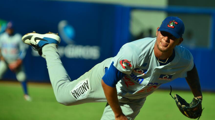 Béisbol: Luis Escobar anda mostrando el poder de su brazo en México