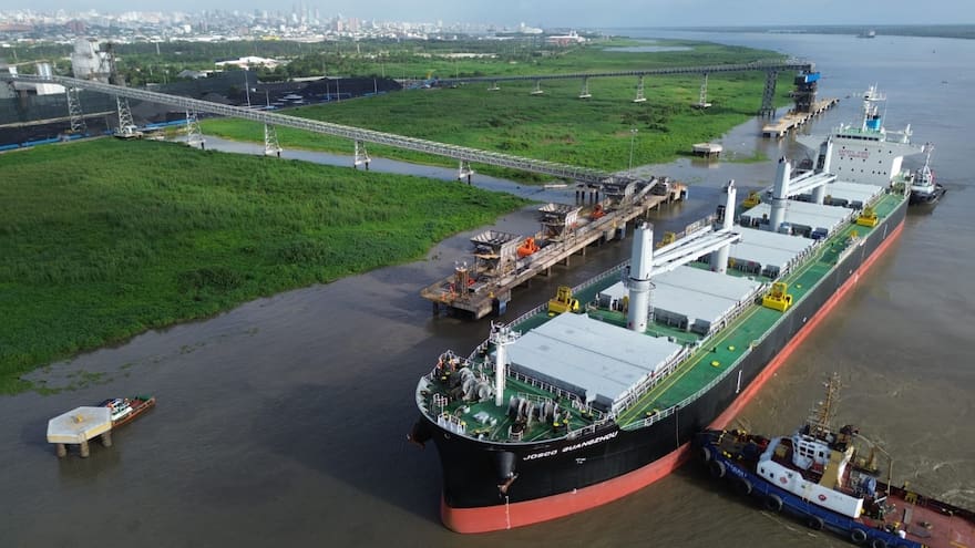 Buque con mayor carga de maíz amarillo en la historia llega a Barranquilla