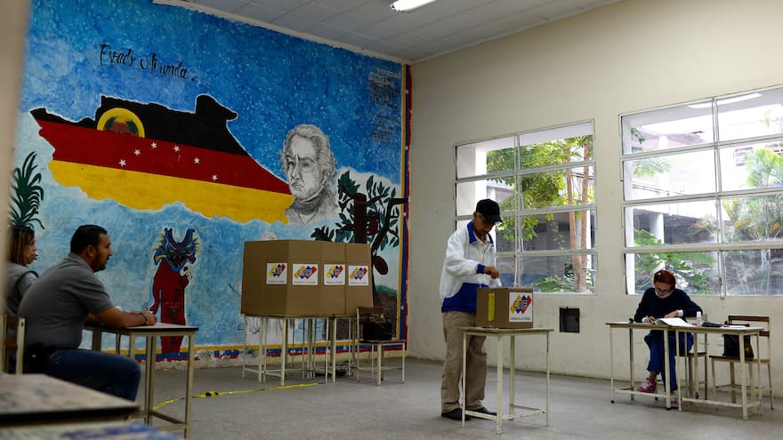 En medio de escepticismo avanza elección de alcaldes en Venezuela