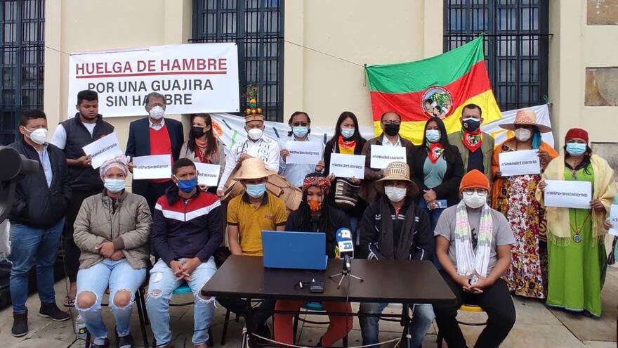 Se retiran dos jóvenes de la huelga de hambre