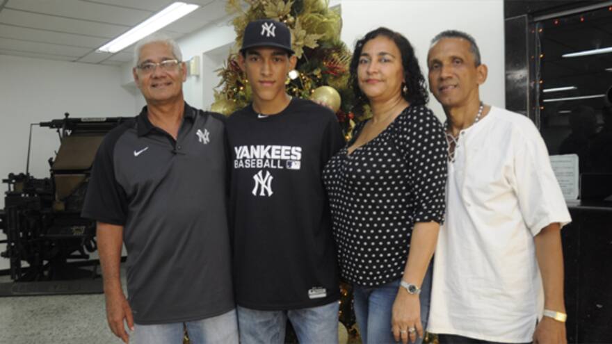 El ‘pitcher’ barranquillero Juan Escorcia firma con los Yanquis