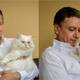 Entrevista con el veterinario Mauricio Casas y sus dos gatos