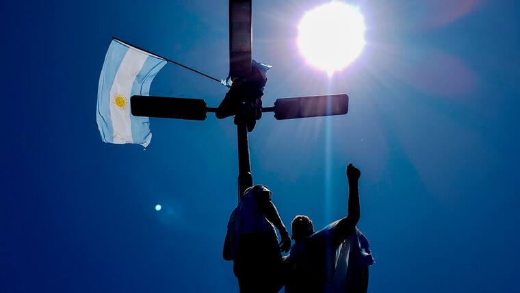 Hinchas de Argentina celebran victoria en Qatar 2022