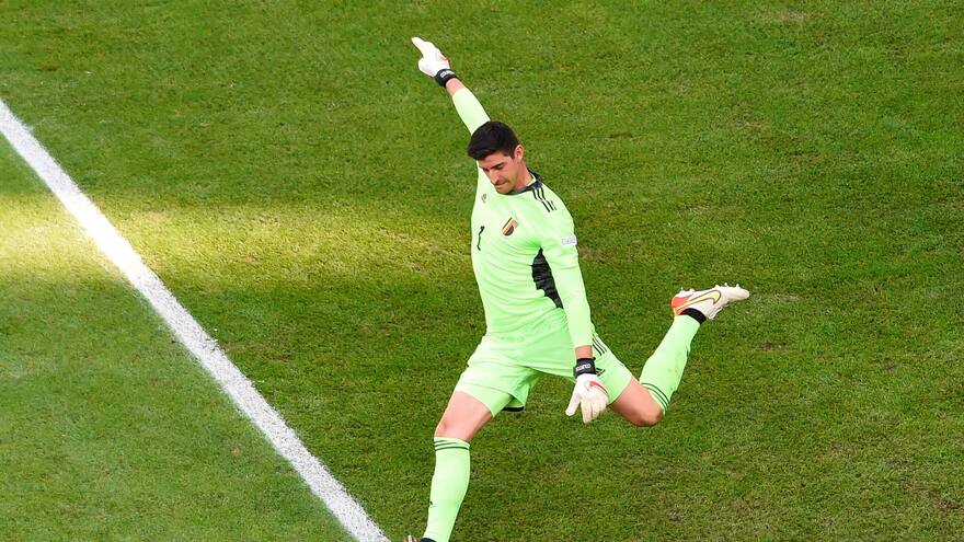 Van der Vart llama 'llorica' a Courtois por pedir más vacaciones