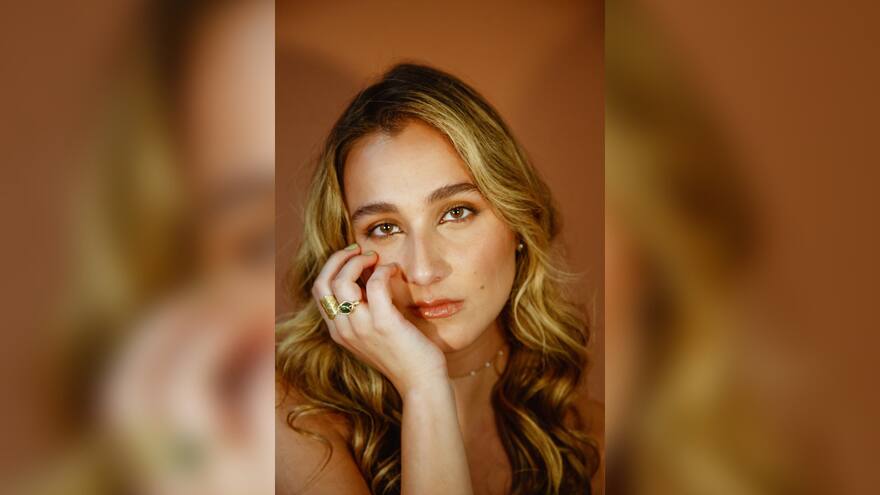 Laura Maré le da voz a los amores de sus amigas en su nuevo EP