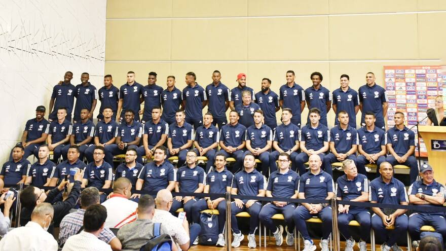 Junior presenta su plantel para el segundo semestre del año