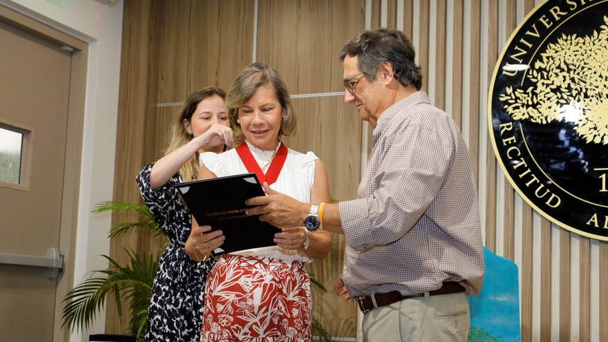 Presidenta de Cerrejón recibe Medalla de Honor al mérito empresarial de Uninorte