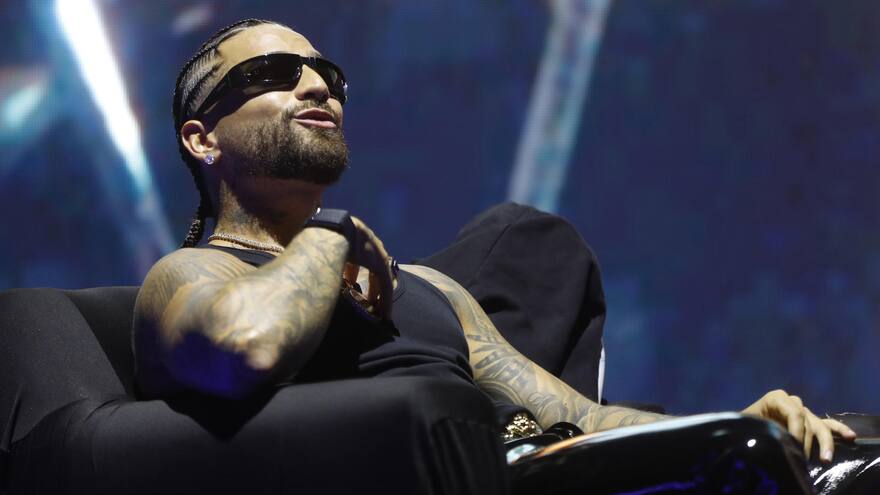 Maluma dice que la paternidad cambió su vida, pero no niega su imagen de malo