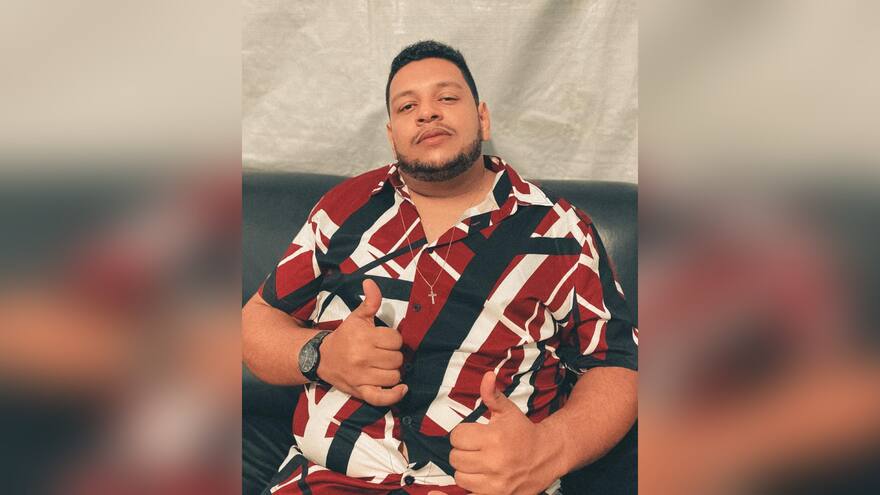 Murió el cantante Darlyn Morais tras sufrir una picadura de araña en su rostro mientras estaba en su casa en Brasil