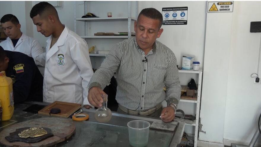 Con pinturas ecológicas la Armada busca mitigar la contaminación hídrica