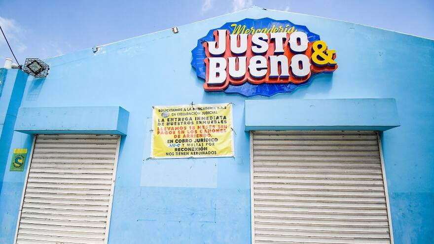 Dueños de locales 'recuperan' sus espacios 'a la fuerza'