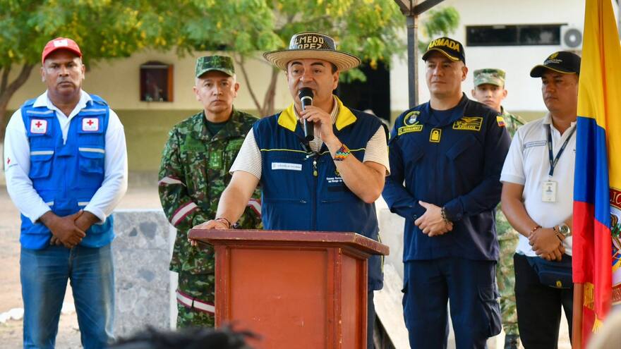 Chats, contratos, tiquetes: las pruebas aportadas por Olmedo López a Fiscalía