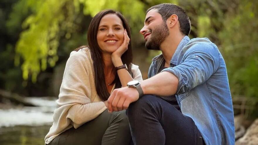 Video: Paola Turbay, como Ana, dio su primer romántico beso a Sebastián Carvajal, Joaquín en la novela Ana de Nadie