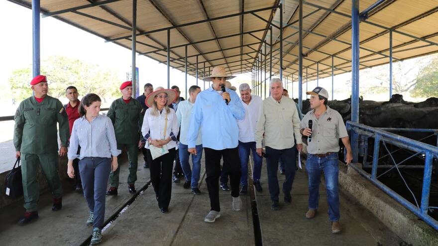 Nicolás Maduro dice que no son 30, sino 15 los muertos por derrumbe de mina ilegal en el estado de Bolívar