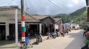 Video: compañero de comandante de Policía asesinado en Teorama lo auxilió en una carretilla