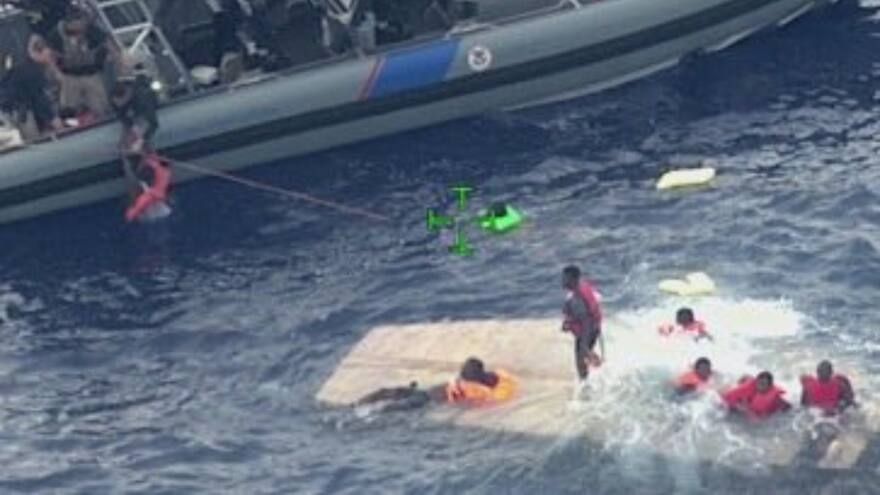 Al menos 11 muertos al naufragar una embarcación en Puerto Rico