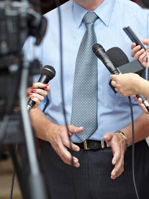 Política y partidos en Macondo | columna de Horacio Brieva