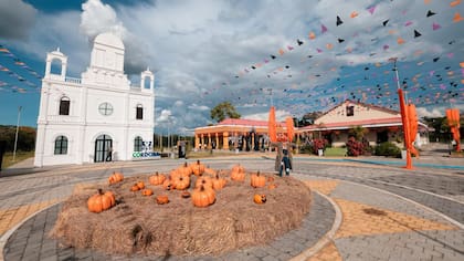 Desde este jueves hay rutas gratis de transporte para disfrutar del ‘Halloween de Todos’ en el Pueblito Cordobés