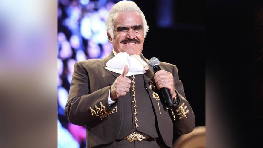 Vicente Fernández evoluciona de manera positiva y tiene sedación mínima, según su hijo