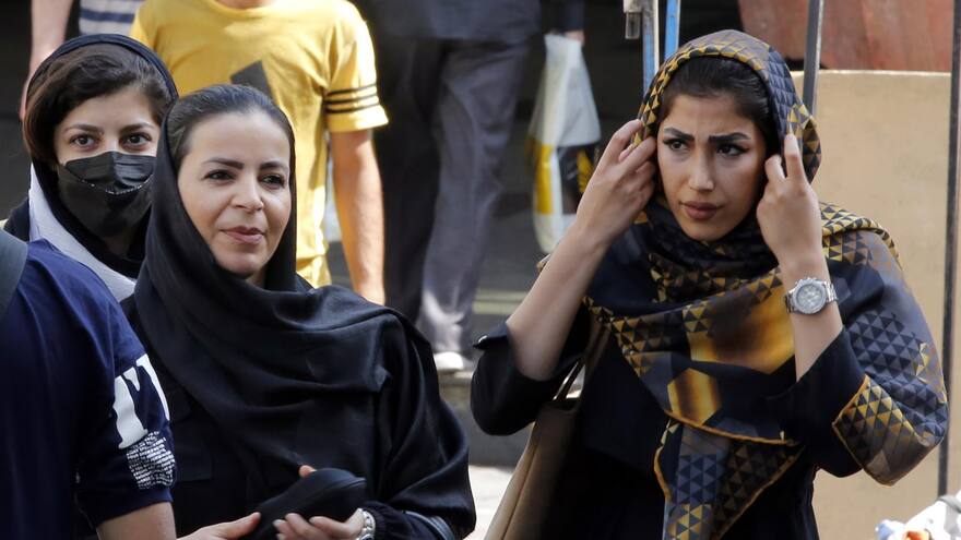 Irán: autoridades detienen activistas y periodistas en protestas por muerte de Amini