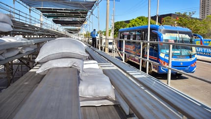 Palcos son sometidos a pruebas de carga para garantizar la seguridad