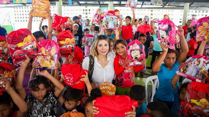 Gestora Social de Montería entregó kits escolares a estudiantes de Loma Verde