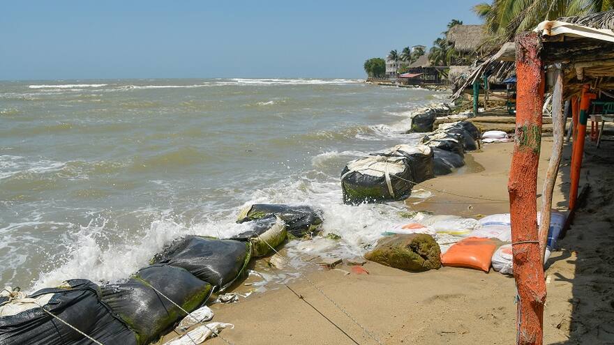 Santa Verónica sigue 'golpeada' por avance de erosión costera
