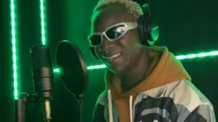 MC Baba, el rapero mudo que canta y ahora es una estrella de la música