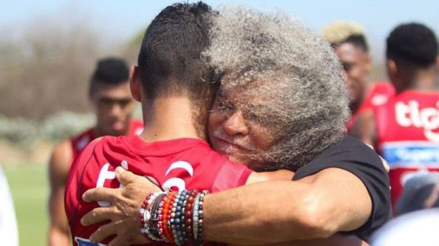 Carlos ‘el Pibe’ Valderrama, de visita sorpresa en el entrenamiento de Junior