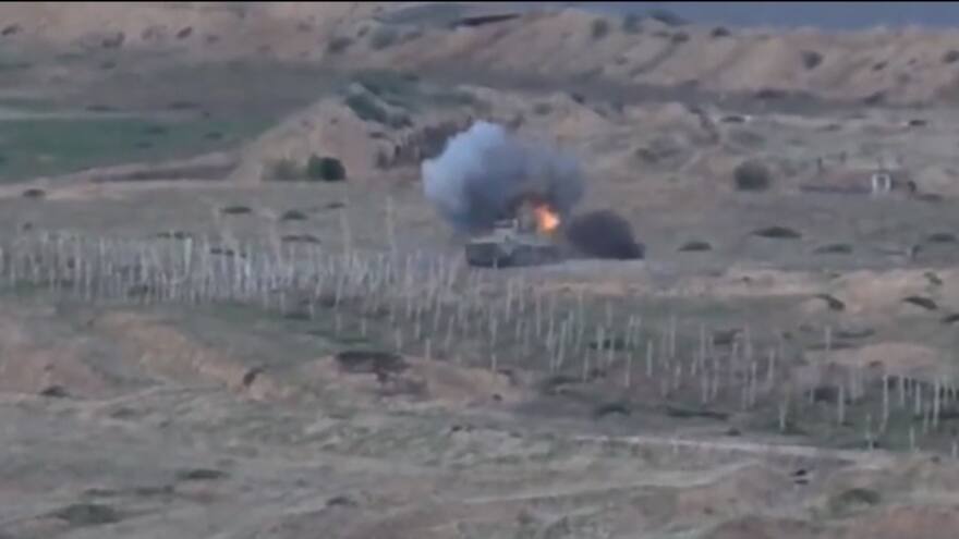 Armenia y Azerbaiyán continúan los combates en Nagorno Karabaj